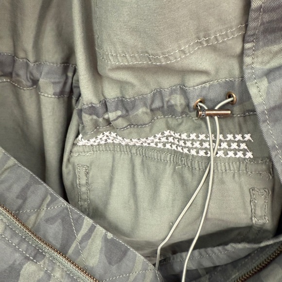 Caslon Women's Camouflage‎ Military Jacket Sz L Green Studded Chore Barn Country - Picture 10 of 14